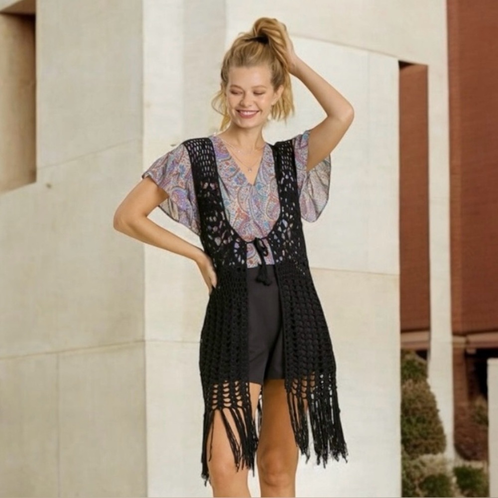 Mandala Design Crochet Fringe Hem Boho Vest ( Black )